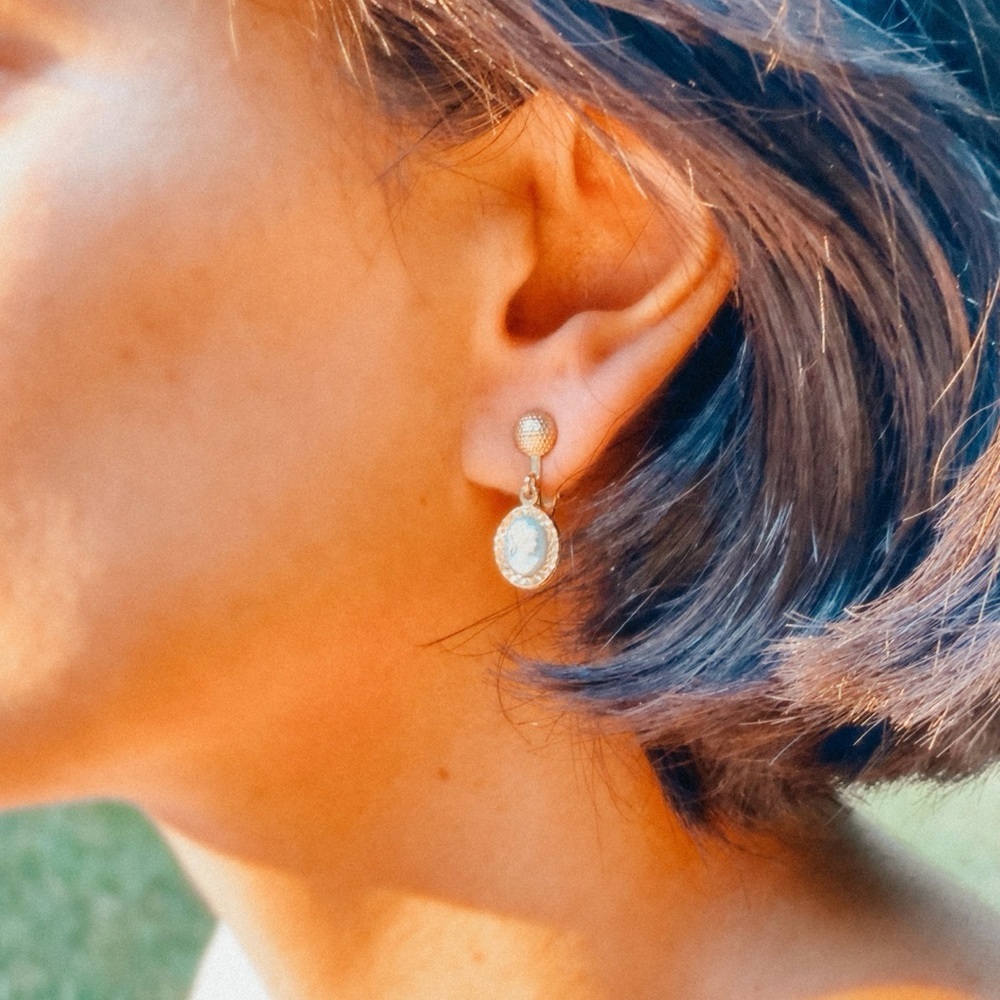 Vintage - Dainty Gold-tone Green Blue Cameo Clip-On Earrings